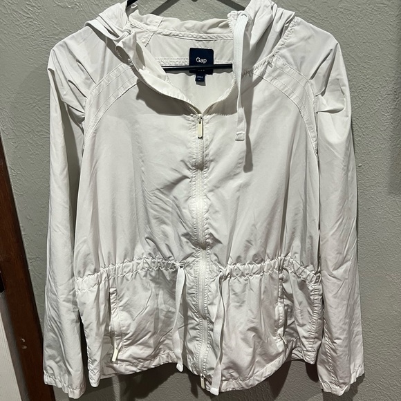 GAP Jackets & Blazers - GAP Women's White Jacket Raincoat Adjustable Size M EUC Hooded